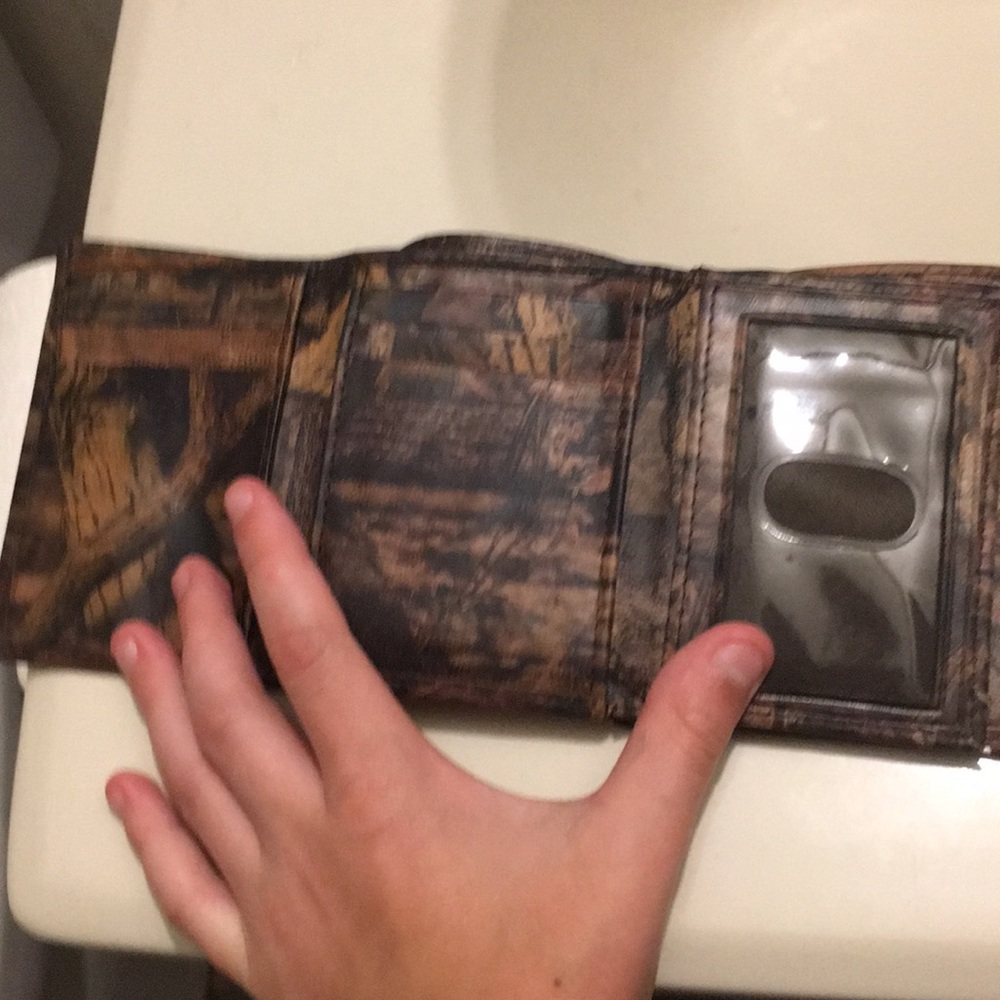 Wallet - Picture 2 of 3